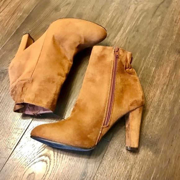 Fit to Fashion Brown Booties Microsuede Size 11 - Picture 1 of 9